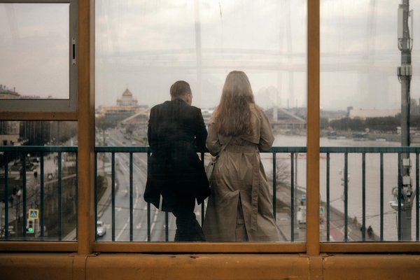 How do you make the most of a limited budget while traveling to the UK?